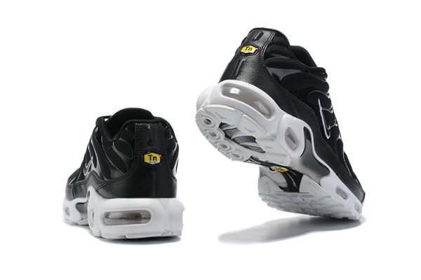 Nike Tuned Air Black White