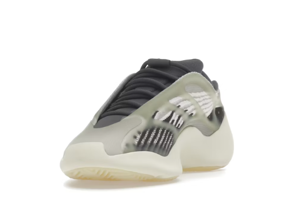 Yeezy 700 V3 "Fade Salt"