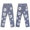 The Cotton Wreath Jean Light Wash