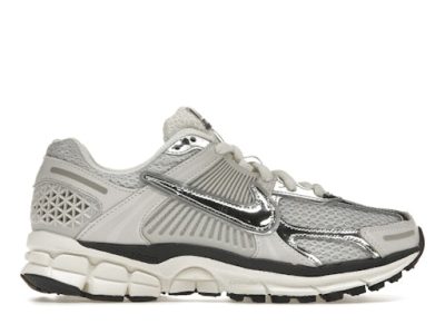 Nike Zoom Vomero 5 Photon Dust in Metallic Silver